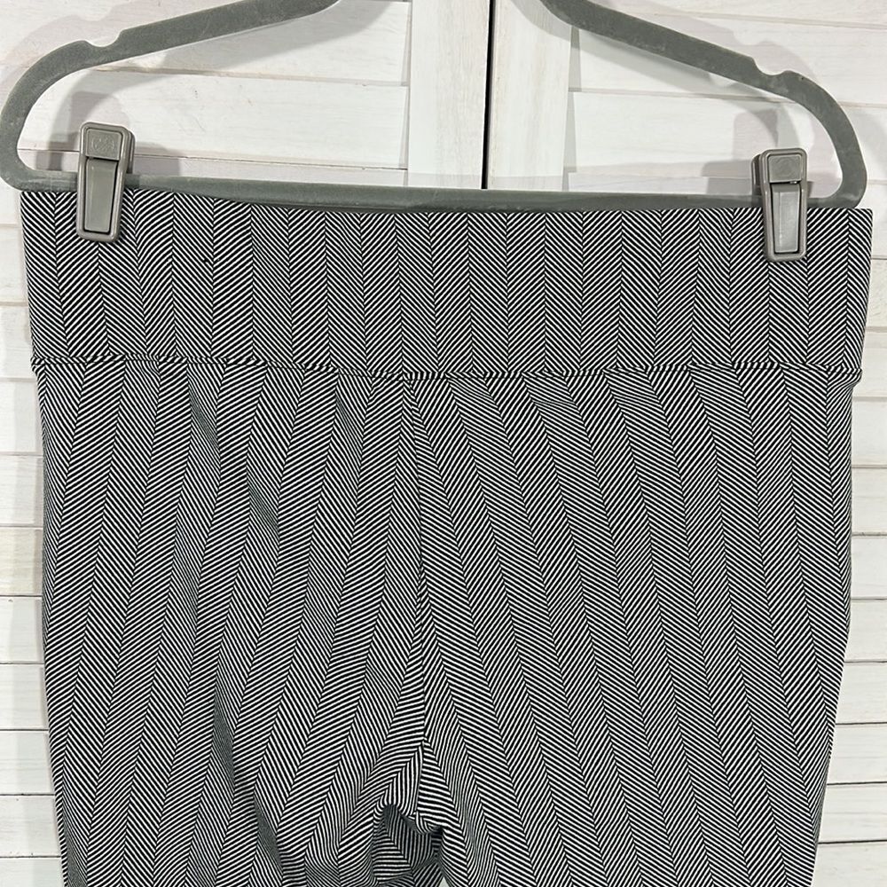 Torrid Studio Slim Fix Pixie Pants Size 0 Large  Ponte Herringbone Bone NWOT - Picture 9 of 13